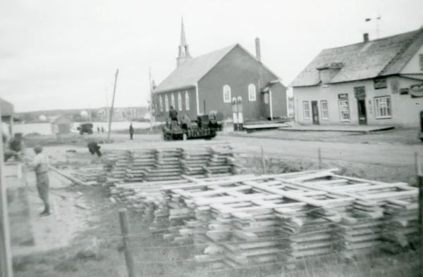 inconnu — église — Tags: lac, église
