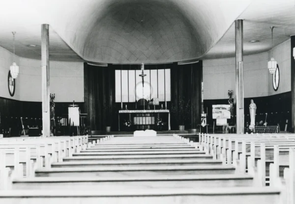 inconnu — église — Tags: église