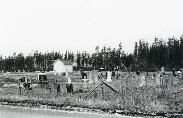inconnu — église — Tags: cimetière, église