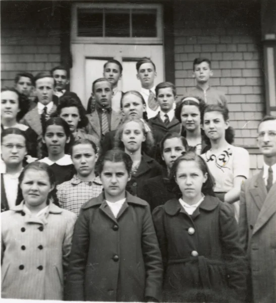 Gisèle Bouchard — 1949 — école — Tags: école — La classe de M. Pascal Perron, 17 juin 1949