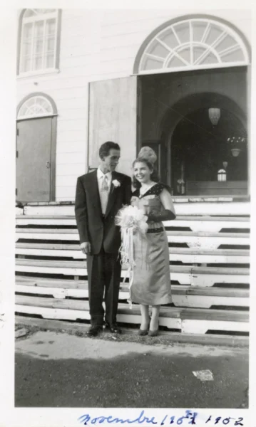 Gisèle Bouchard — 1952 — église — Tags: couple, église — Ange-Aimée Blanchette et Rosaire Maltais, novembre 1952