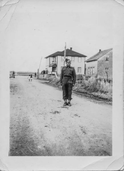 Gabriel Lemay — portrait — Tags: Portrait, maison — Clément Lemay, Royal 22e régiment
