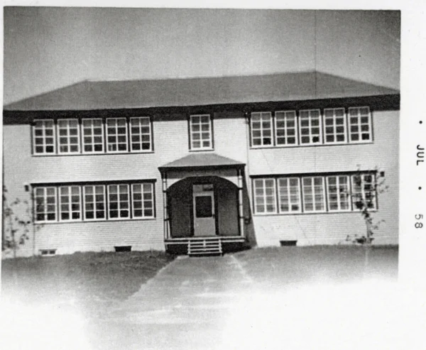 Soeurs du Bon-Conseil — 1958 — école — Tags: école — Première école de St-Léon