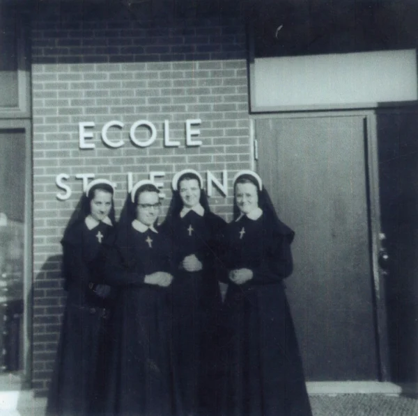 inconnu — école — Tags: école — Mme Joseph-Élie Bouchard
