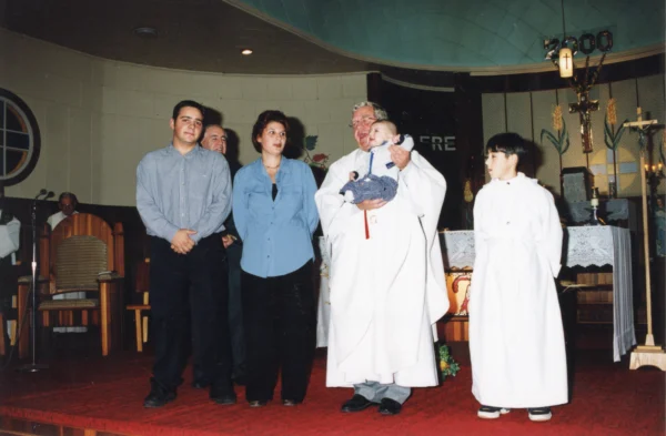 inconnu — église — Tags: église — cérémonie de baptême, René Gagné, Annick Maltais