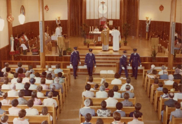 inconnu — 1976 — église — Tags: 50e, église — Festivités du 50e anniversaire de Labrecque (St-Léon à l\'époque)