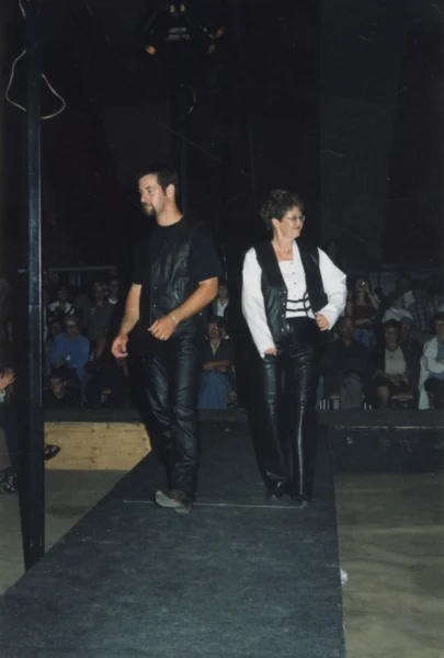 inconnu — 2000 — Festival country — Tags: Festival country, parade