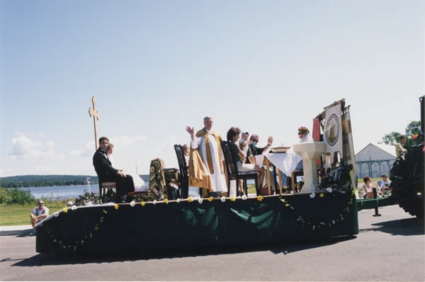 inconnu — 2000 — Festival country — Tags: Festival country, parade — Parade du festival country
75e anniversaire de Labrecque