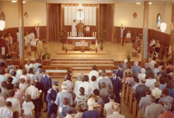 inconnu — 1976 — 50e — Tags: église, 50e