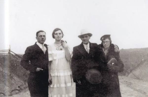 inconnu — couple — Tags: couple, famille