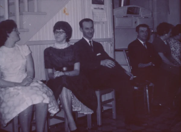 inconnu — famille — Tags: maison, famille, portrait