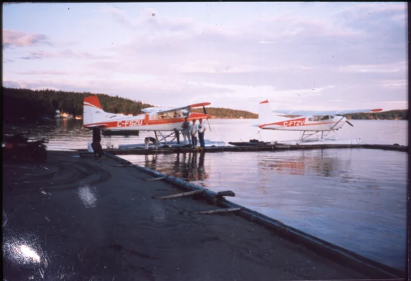 inconnu — avion — Tags: avion, lac