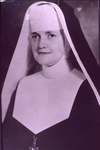 inconnu — église — Tags: église, portrait