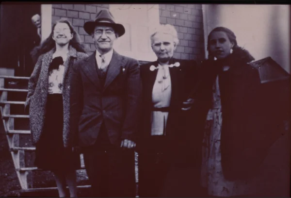 inconnu — famille — Tags: famille, portrait