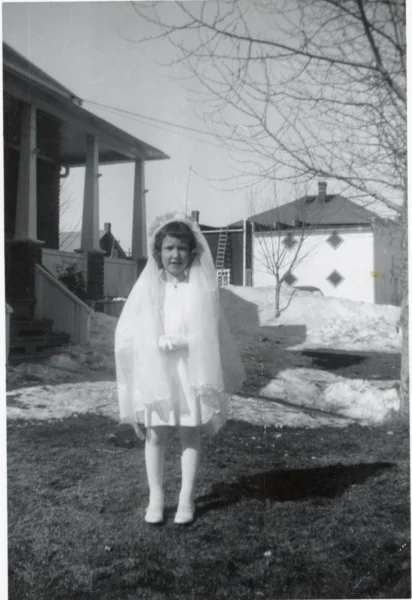 Lucie BOivin — 1956 — portrait — Tags: portrait — Avril 1956