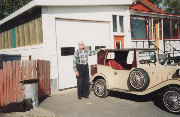 Claudette Gagné — voiture — Tags: voiture