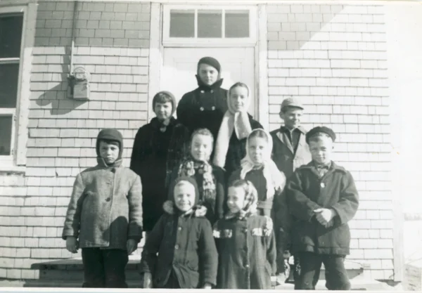 Gérard Fleury — famille — Tags: famille, portrait — Huguette Lavoie, 6e; Pauline Lemieux, 5e; Lucille Perron, 5e; André Lemieux, 3e; Jacques Fleury, 3e; Françoise Maltais, 3e; Francine Maltais, 3e; Claude Fleury, 4e; Réal Lemieux, 1ère; Colette Maltais, 1ère