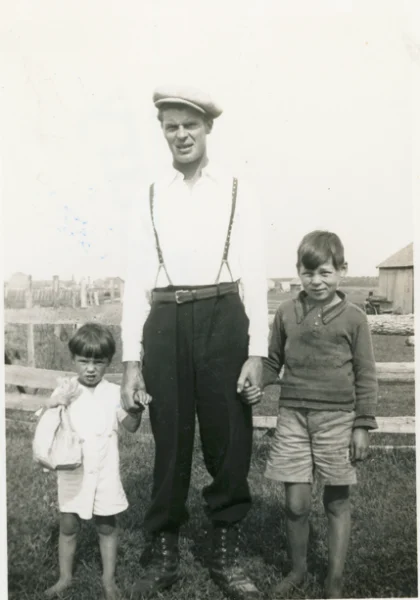 Gérard Fleury — famille — Tags: famile, portrait — Viateur Brochu (oncle de Gérard et Laurent); Gérard Fleury; Laurent