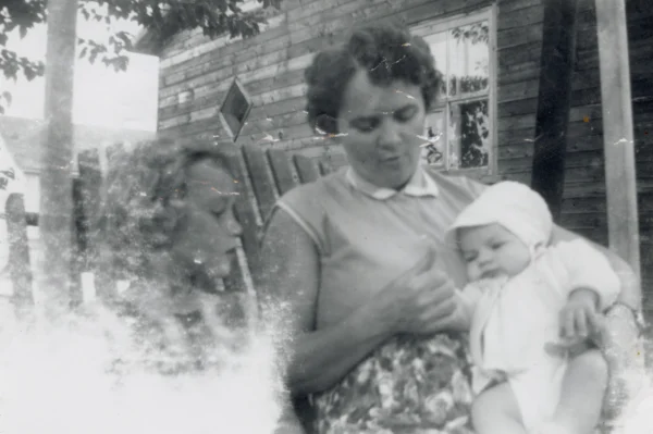 Claudette Gagné — 1961 — famille — Tags: famille — Septembre 1961