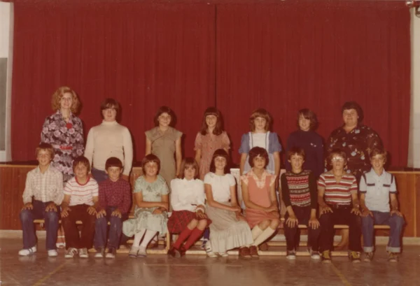 Jean-Marie MAltais — 1977 — école — Tags: école — 5e rangée : Louiselle Morin, 1977-1978; Mme Dionne