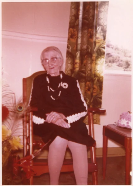 Elmire ou Candide Privé — portrait — Tags: portrait — Marie-Louise Tremblay, épouse de Georges Villeneuve