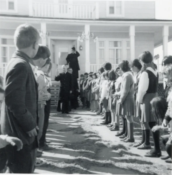 Jean-Marie MAltais — 1966 — église — Tags: école, église — Visite de Mgr l\'évêque [Marius Paré], avril 1966