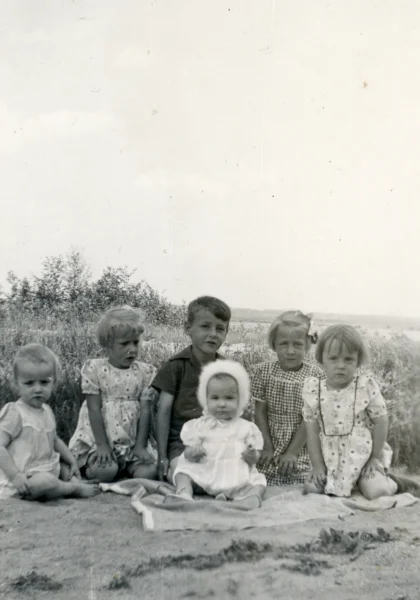 inconnu — famille — Tags: enfant, famille