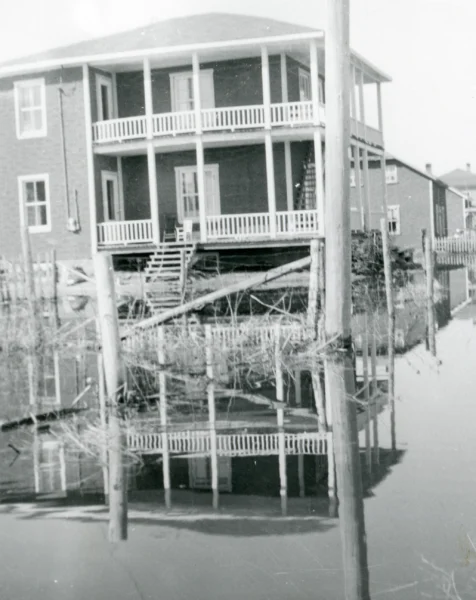 inconnu — maison — Tags: inondation, maison