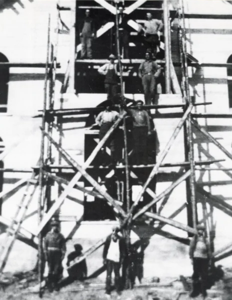 1928 — église — Tags: église — Construction de l\'église et du clocher 1928