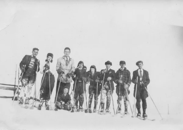 Gabriel Lemay — Tags: sport, rang — en ski dans les pentes du rang 9