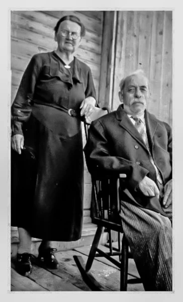 Gabriel Lemay — couple — Tags: couple, portrait — Rose-Anna Lapointe et Clovis Lemay